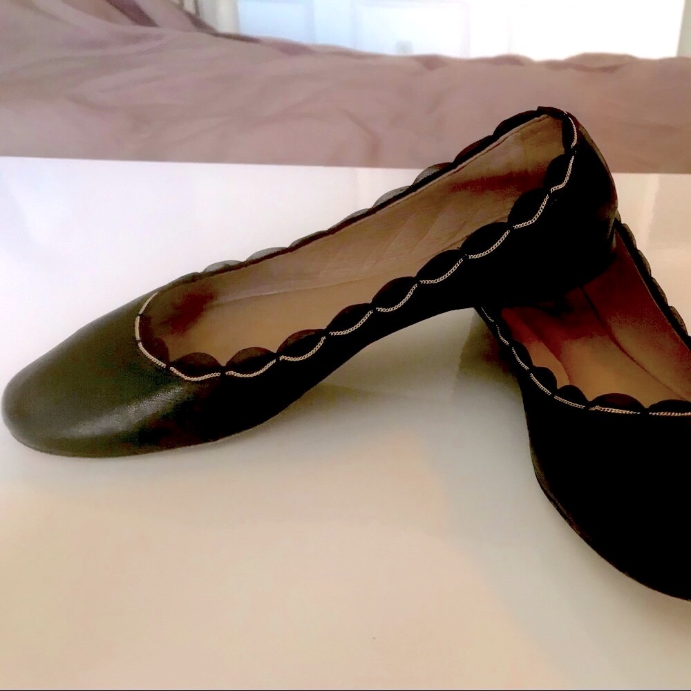CHLOE Chain Detail Scalloped Edge Flats Sz 38